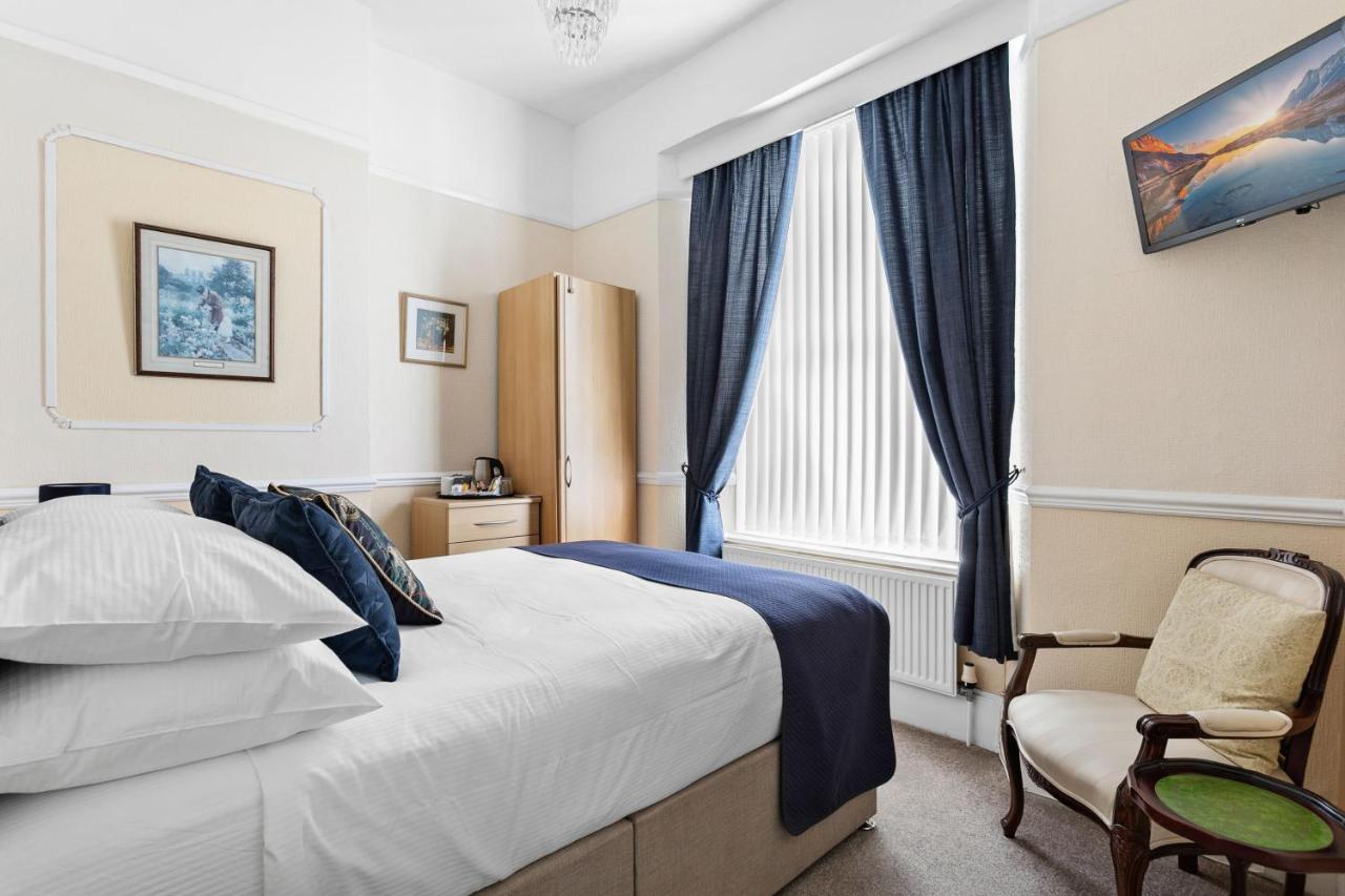 Melba House (Adults Only) Bed & Breakfast Torquay Exterior photo