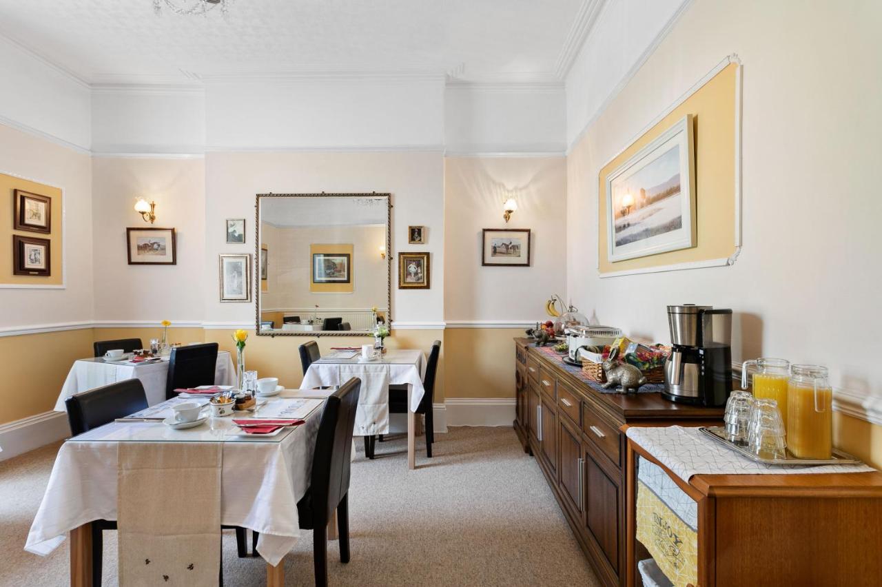 Melba House (Adults Only) Bed & Breakfast Torquay Exterior photo
