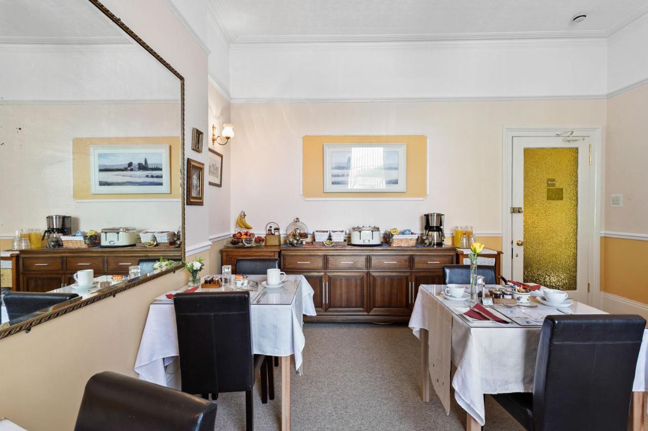 Melba House (Adults Only) Bed & Breakfast Torquay Exterior photo