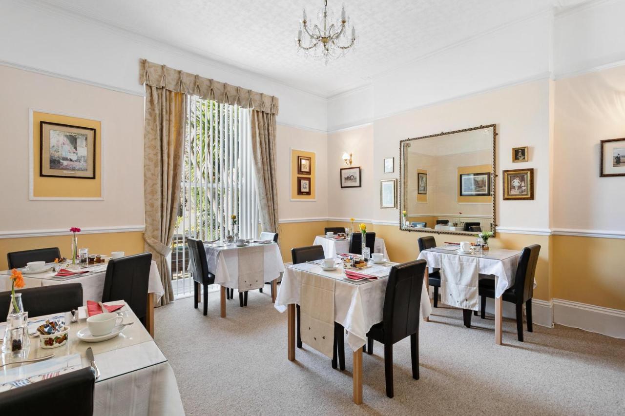 Melba House (Adults Only) Bed & Breakfast Torquay Exterior photo