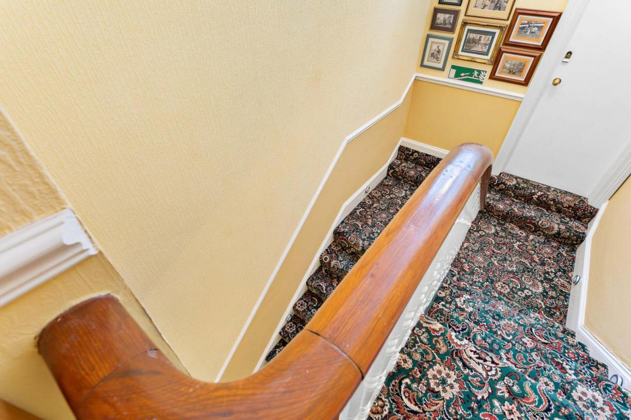 Melba House (Adults Only) Bed & Breakfast Torquay Exterior photo
