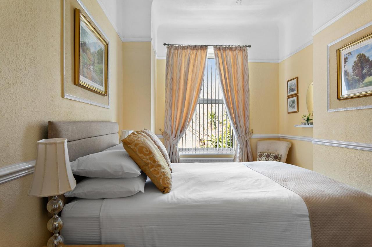 Melba House (Adults Only) Bed & Breakfast Torquay Exterior photo