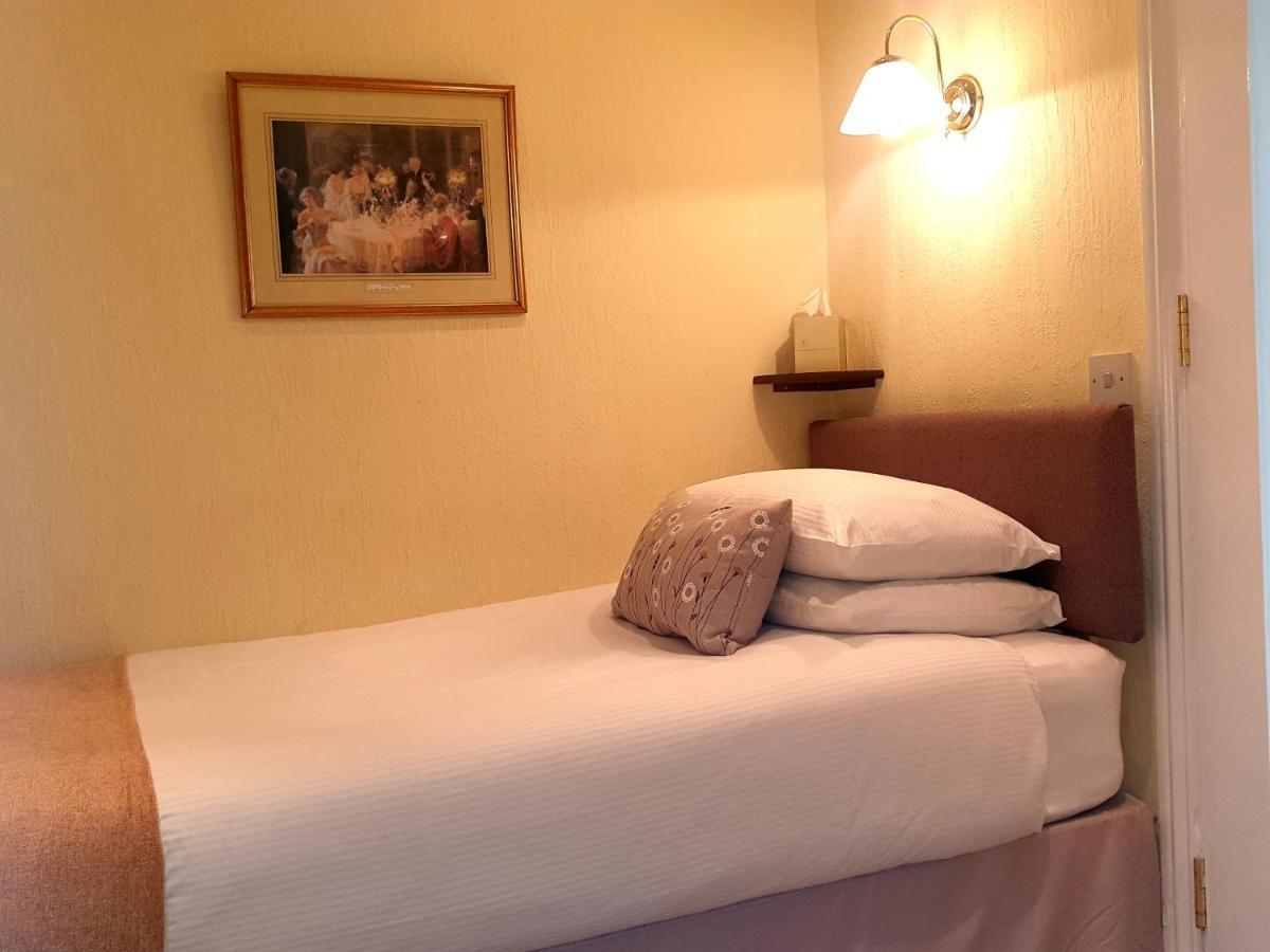 Melba House (Adults Only) Bed & Breakfast Torquay Exterior photo