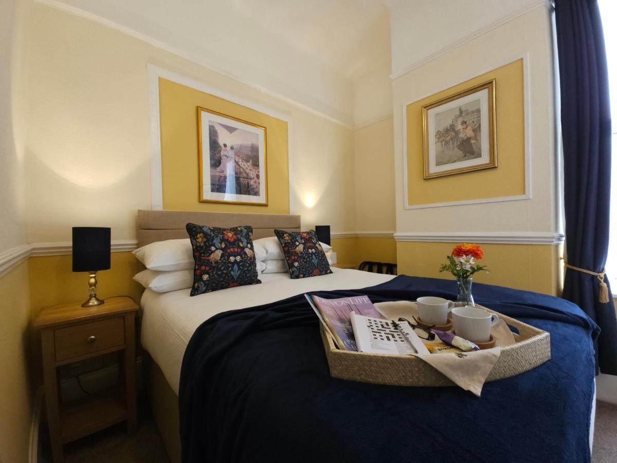 Melba House (Adults Only) Bed & Breakfast Torquay Exterior photo