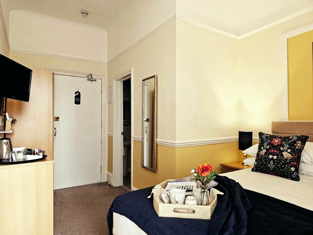 Melba House (Adults Only) Bed & Breakfast Torquay Exterior photo