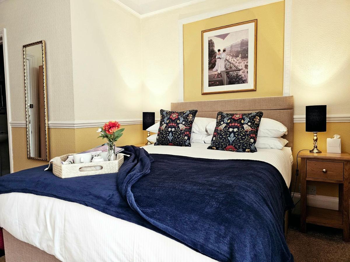 Melba House (Adults Only) Bed & Breakfast Torquay Exterior photo