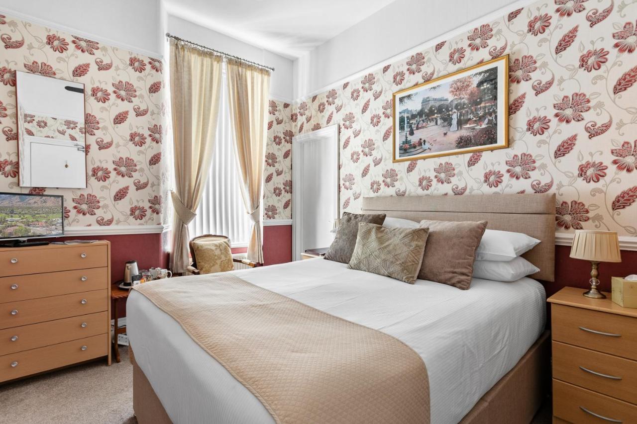 Melba House (Adults Only) Bed & Breakfast Torquay Exterior photo