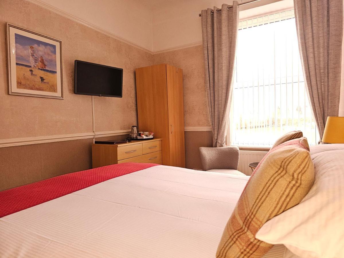 Melba House (Adults Only) Bed & Breakfast Torquay Exterior photo